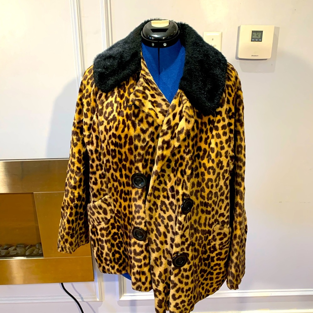 Double breasted faux furry jacket leopard print by Jane Hunter vintage retro